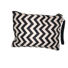 Imagem ilustrativa de Necessaire chevron preto_branco